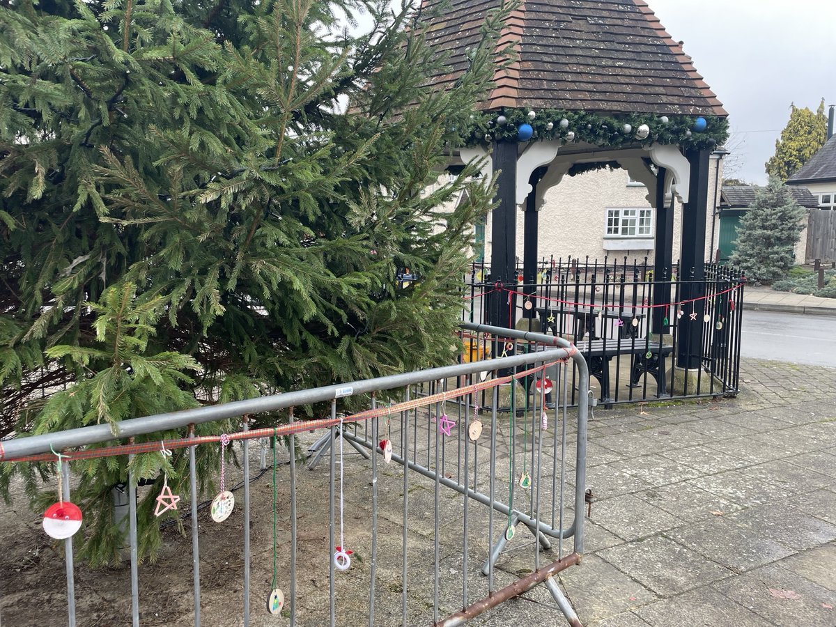 SchoolGotham's tweet photo. Thank you to Mr. and Mrs Howard who have put up all the children's lovely decorations around the fencing of the Gotham tree. Hopefully, we'll see lots of you there tomorrow at 4.50pm for a 5pm sing and then the Christmas Light switch on. 🎄🎄 https://t.co/CVBiyLqVSn