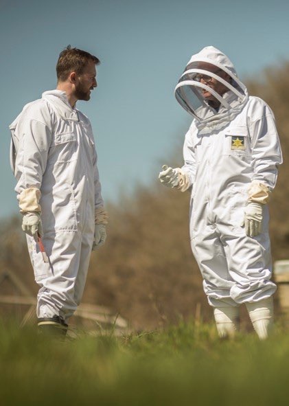 A Christmas gift that will last & last in true BJ Sherriff fashion 🎄 SPECIAL OFFER Apiarist full suit with EXTRA Replacement ClearView hooded veil. White only With FREE shipping mainland UK & NI. bjsherriff.co.uk/product/apiari… ⁦⁦⁦@britishbee⁩ #beesuit #bees