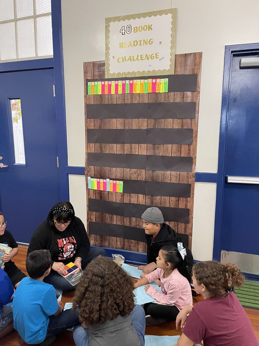 teacher_faye's tweet image. @LeaderLatina5 helping these amazing 2nd grade readers @KenlyCougars put up their books that they’ve read for our “40 Book Reading Challenge” Way to
Go kiddos! @HillsboroughSch @TransformHCPS #40bookchallenge