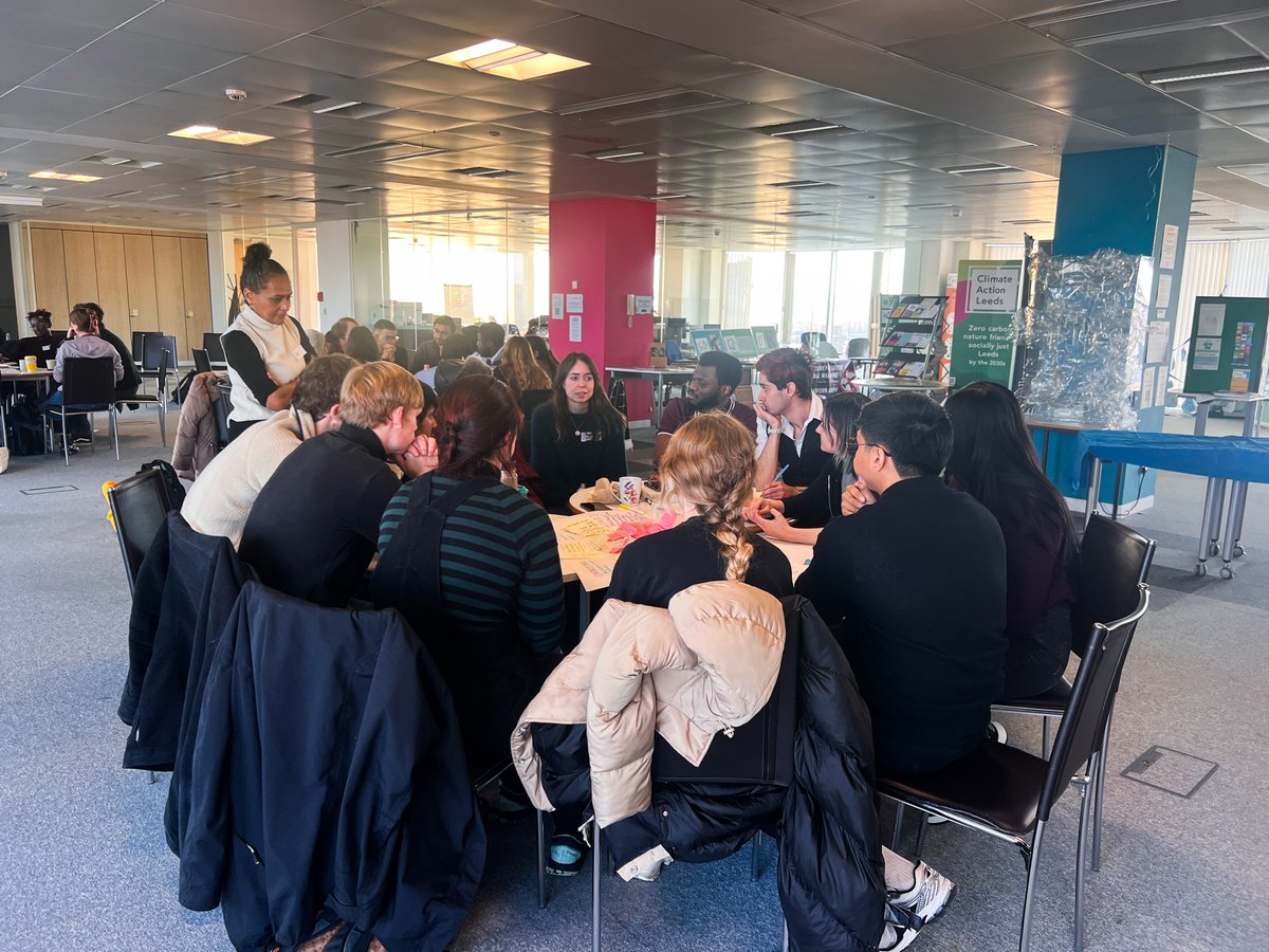 As students discuss their ideas for today's challenge while getting insights from 3 different #sustainability experts, we are excited to see the outputs of the collaboration! @YHClimateCom @UPP_Foundation @ClimateActLeeds #YUSustainability2023 #UPPFGrants2023