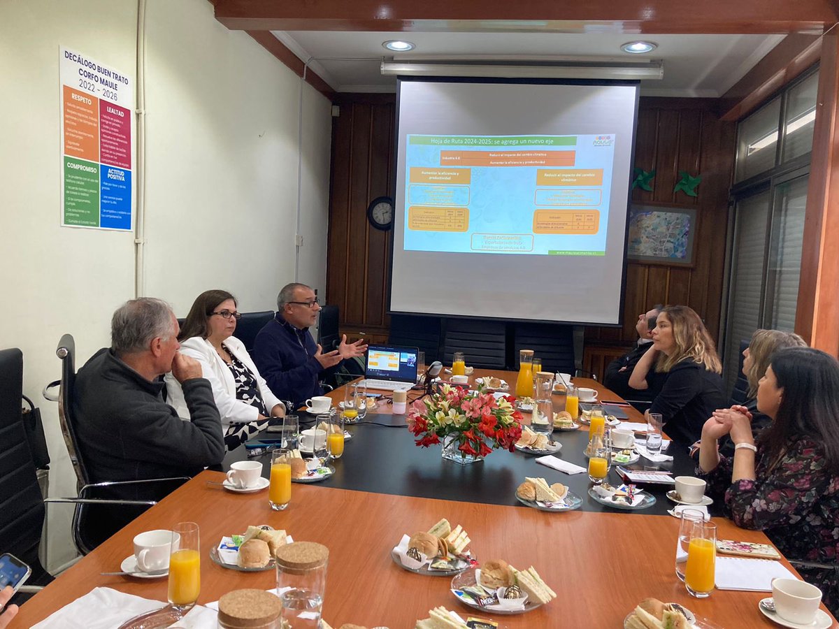 Hoy con la Directora <a href="/villablanca1978/">Giovanna</a> en la última sesión 2023 del Consejo Directivo del <a href="/maulealimenta/">PER Maule Alimenta</a>.
Un balance con buenos resultados. Estamos felices de seguir  apoyando a la agroindustria y los emprendedores del MAULE para generar soluciones tecnológicas con sello regional