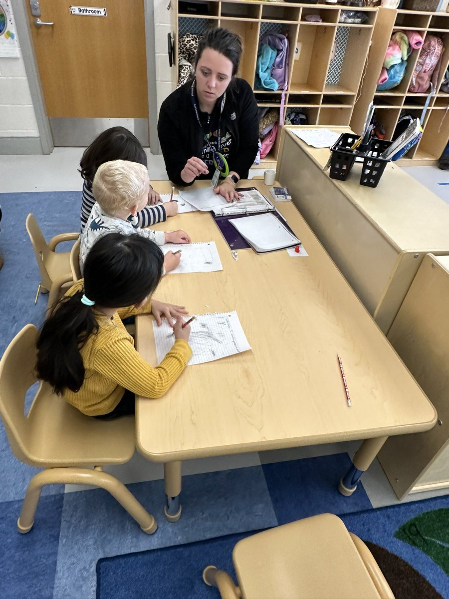 DrBryson23's tweet image. Starting the morning off with centers! Visual timer posted with directions! #smoothtransitions 🐾💙