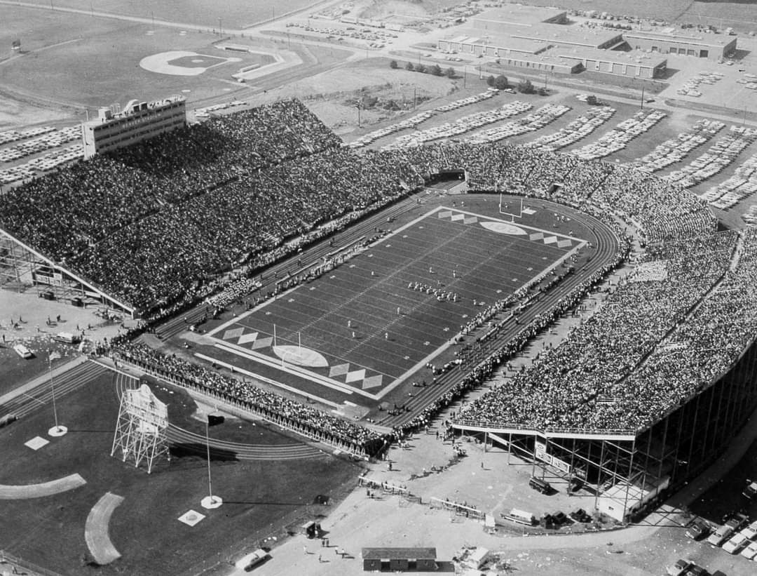 CFBHome's tweet photo. Guess the stadium. https://t.co/jA6jkHR9AR