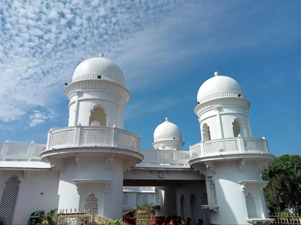 📍NeerMahal (Agartala, Tripura) 
#nationalintergrationcamp #travel
#cgcultural #cultralheritage 
 #nss_volunteer  #nss_youth #yuvoday #durgkedoots #unicef

@ChhattisgarhCMO @bhupeshbaghel @DrManikSaha2 @pushpendra_IAS @UNICEFIndia @_NSSIndia  @NSSRDBhopal @jobzachariah