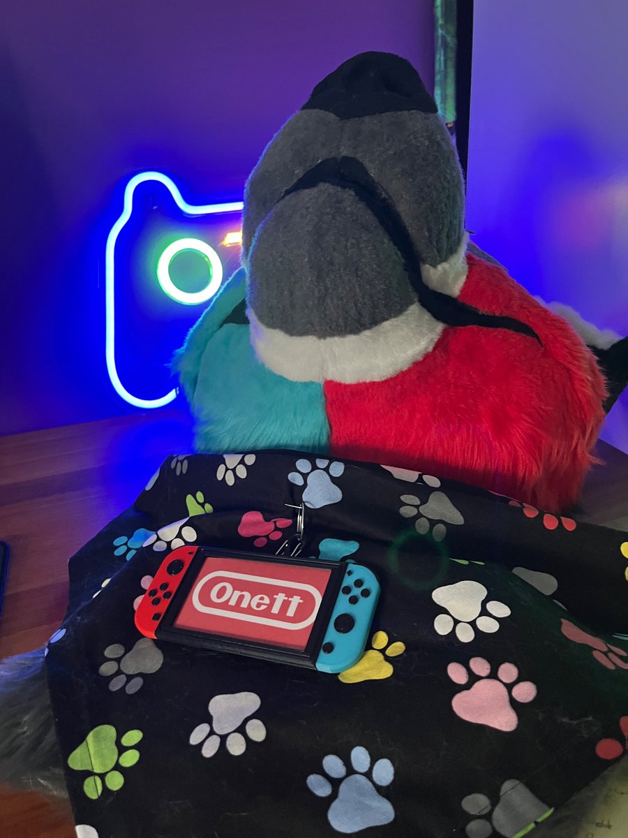 everyones going to mff and im just