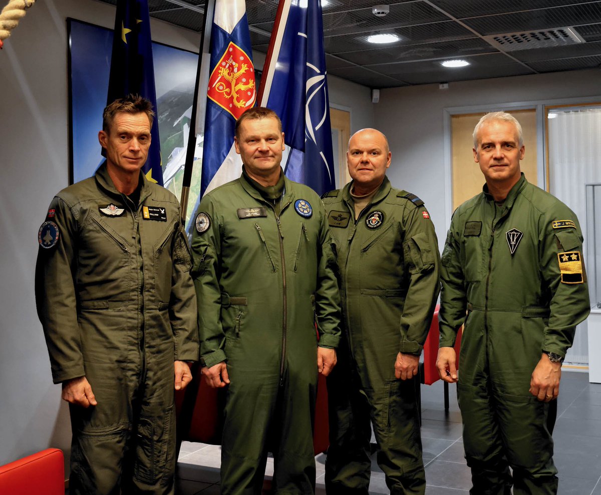 The Nordic Air Chiefs held their annual meeting in Finland this year on 30 November and 1 December. The Air Chiefs from Norway 🇳🇴, Denmark 🇩🇰 and Sweden 🇸🇪 attended the meeting. The event was hosted by Commander of the Finnish Air Force, Major General Juha-Pekka Keränen 🇫🇮.