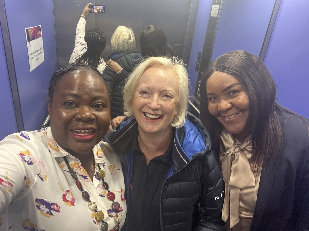 My highlight of the NNCAUK 25th anniversary and conference. #onthemove photo shoot. Thank you @TeamCNO for your speech and supporting the association @wendyolayiwola