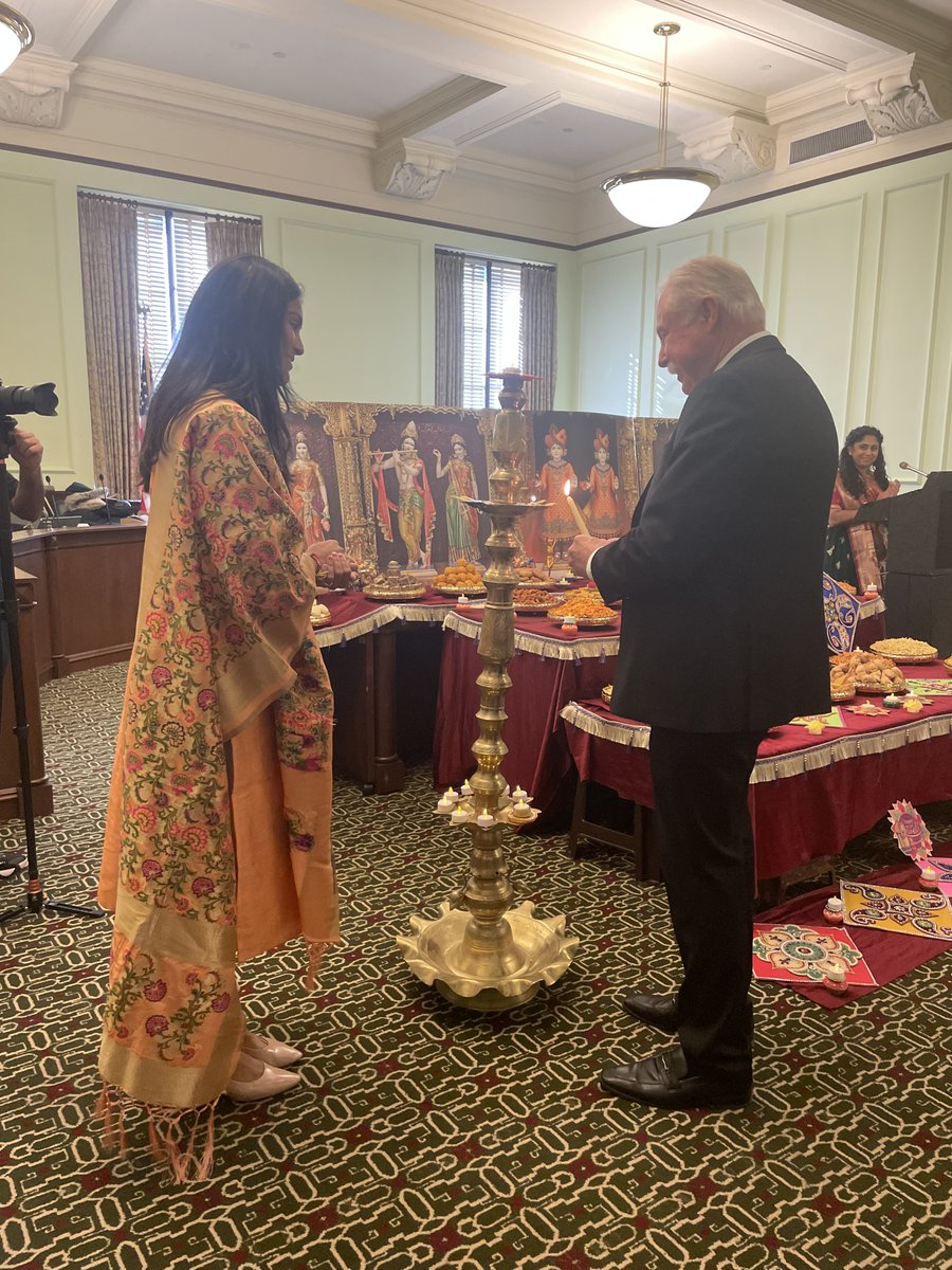 Yesterday, I was honored to attend BAPS Diwali Celebration at the state capital. I am so proud to represent one of the largest Indian American communities in the state!