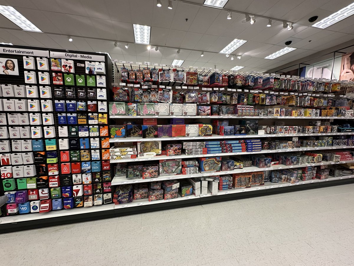 GrompyZack's tweet photo. @PokemonTCGDrops Target in Bel Air MD 9AM https://t.co/WUKyB2Qceb