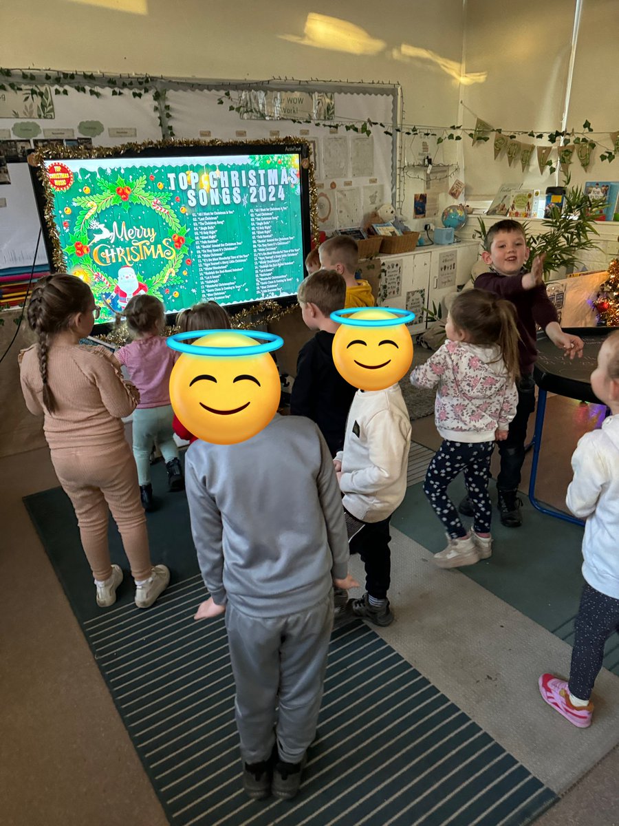 BanchoryBEEHive's tweet photo. Kindness Calendar Day 1: Listen to your favourite Christmas song 🎶 Bee Hive decided to listen and dance to jingle bells🔔 @TIGERS_UK @ClacksEducation @ColinBruce1980 #kindnesscalendar #earlylevel #education #jinglebells #christmas https://t.co/IEL4GFzTo4