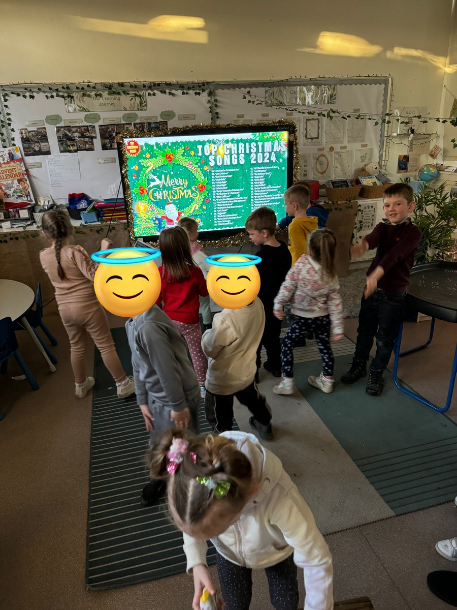 BanchoryBEEHive's tweet photo. Kindness Calendar Day 1: Listen to your favourite Christmas song 🎶 Bee Hive decided to listen and dance to jingle bells🔔 @TIGERS_UK @ClacksEducation @ColinBruce1980 #kindnesscalendar #earlylevel #education #jinglebells #christmas https://t.co/IEL4GFzTo4