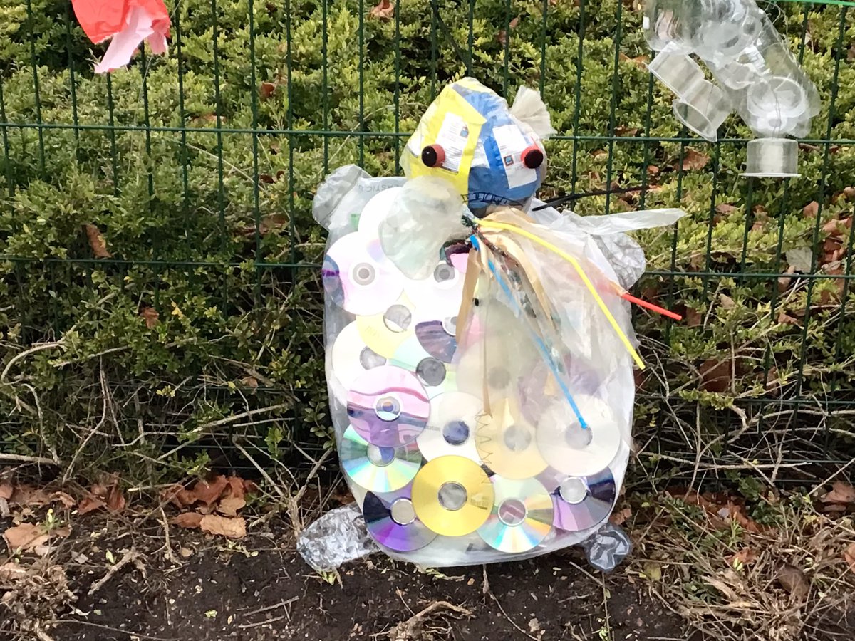 Year 6 have created an art instillation to raise awareness of plastic pollution. We’ve had a fantastic time creating our sea creatures and hope you enjoy our hard work!