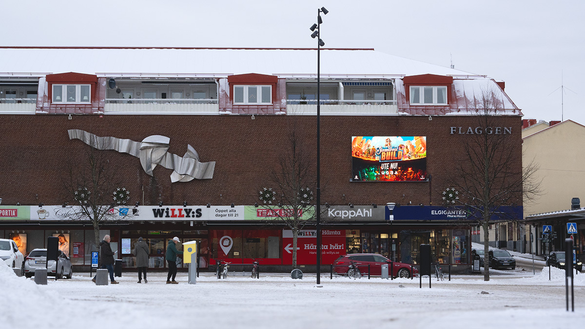 Let's take a second to congratulate the fine folks at <a href="/TheStationSE/">The Station</a> on the launch of SteamWorld Build, enjoy a picture of the team &amp; some from around Karlshamm (home of the station) today. 👏👏👏 Now, go get stuck into the city-building &amp; mining and enjoy launch weekend! 🤠⛏⚒