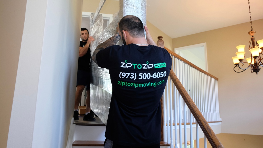 ZiptoZipMoving1's tweet image. Need to move your furniture upstairs but not sure how? 🤔
💡Zip To Zip Moving is certified and experienced to get it done quickly and safely! 

📞Call us now at (973) 500-6050 for your free quote today! 
.
.
.
#ziptozip #packing #unpacking #furnituredelivery #stairs #moversnearme