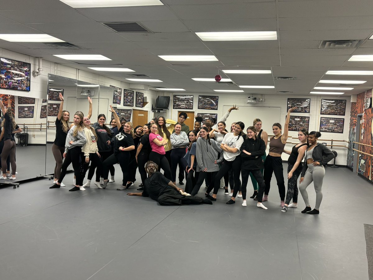 TWPSuperVPA's tweet photo. Getting a preview of what can be possible with our VPA Dance Academy. Partnering with @RowanUniversity Dance department for masterclasses with our students today followed by discussion of future dual credit opportunities! @HerrAndersonWT @EricMHibbs @TWPDanceDept @Ms_EJacks https://t.co/tqTE09UCsv