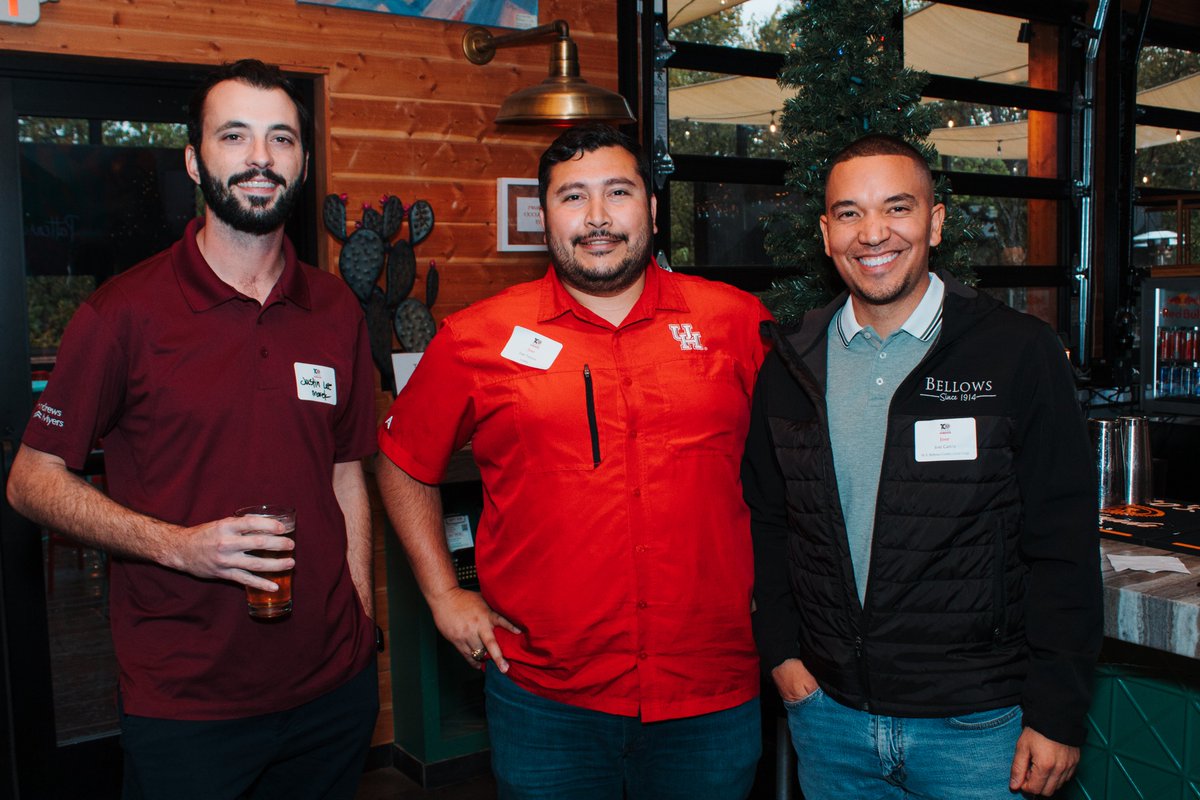 Yesterday, the AGC Houston Construction Leadership Council (CLC) kicked off holiday festivities with its annual holiday happy hour at Patterson Park in the Heights. A huge shoutout to all who made it a memorable celebration!