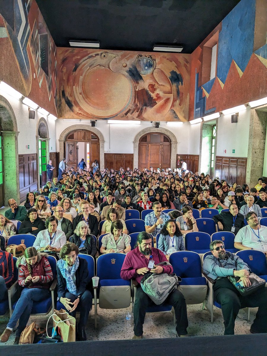 New conference level unlocked: showed up to an audience of 100+ (aggressively bored) high schoolers 😅😅😅 #publichumanities