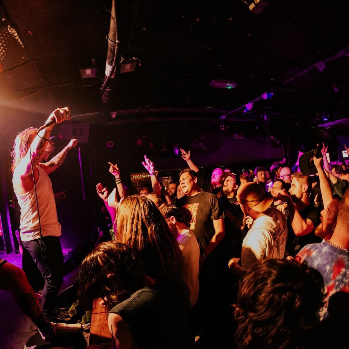 This time last week, we had @The900banduk join us for an incredible (and rowdy!) sold out show at @thekeyclubleeds 🤘🔥 Check out some shots from that insanely fun night captured by @nathrxbinson 📸