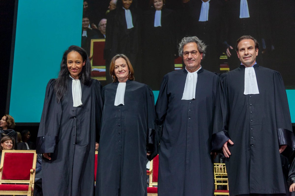 Actu-Juridique.fr (@actujuridiquefr) on Twitter photo ÉCLAIRAGE 💡| La rentrée solennelle de <a href="/Avocats_Paris/">Avocats de Paris</a> a eu lieu vendredi 24 novembre. <a href="/JulieCouturier_/">Julie Couturier</a> et <a href="/vincent_niore/">Vincent Nioré</a> laissent à leurs successeurs <a href="/PierreHoffman_/">Pierre HOFFMAN</a> et <a href="/VBousardo/">Vanessa Bousardo</a> une relation apaisée entre avocats et magistrats ⏩actu-juridique.fr/justice/rentre… ÉCLAIRAGE 💡| La rentrée solennelle de <a href="/Avocats_Paris/">Avocats de Paris</a> a eu lieu vendredi 24 novembre. <a href="/JulieCouturier_/">Julie Couturier</a> et <a href="/vincent_niore/">Vincent Nioré</a> laissent à leurs successeurs <a href="/PierreHoffman_/">Pierre HOFFMAN</a> et <a href="/VBousardo/">Vanessa Bousardo</a> une relation apaisée entre avocats et magistrats ⏩actu-juridique.fr/justice/rentre…
