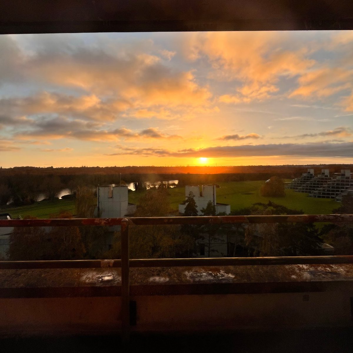 There's nothing quite like a winter sunset on campus 😍 Don't worry if you prefer to stay cosy and study at home. The Library has plenty of resources available online that you can access. Just take a look at the Library webpages on MyUEA or google UEA Digital Library for more.