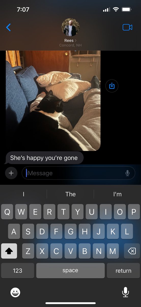 Sunny_Danielle's tweet photo. How’s married life?
Texts while I’m on vacation. https://t.co/aZ0mPEOh5l