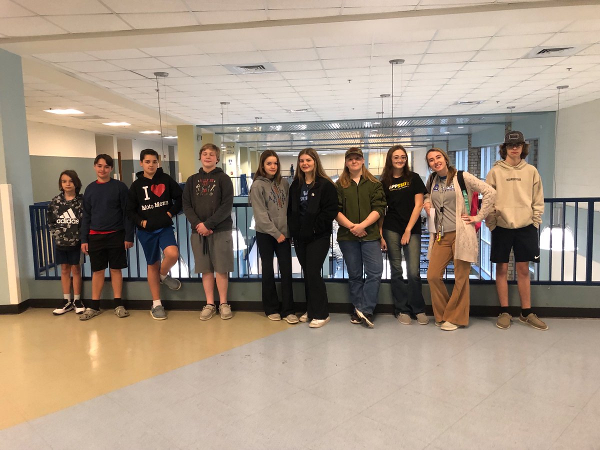 MrsGheesling's tweet photo. Another year of blending in with my middle school students 😝💙Enjoyed touring the high school today with my group! https://t.co/NGInrWPFBL