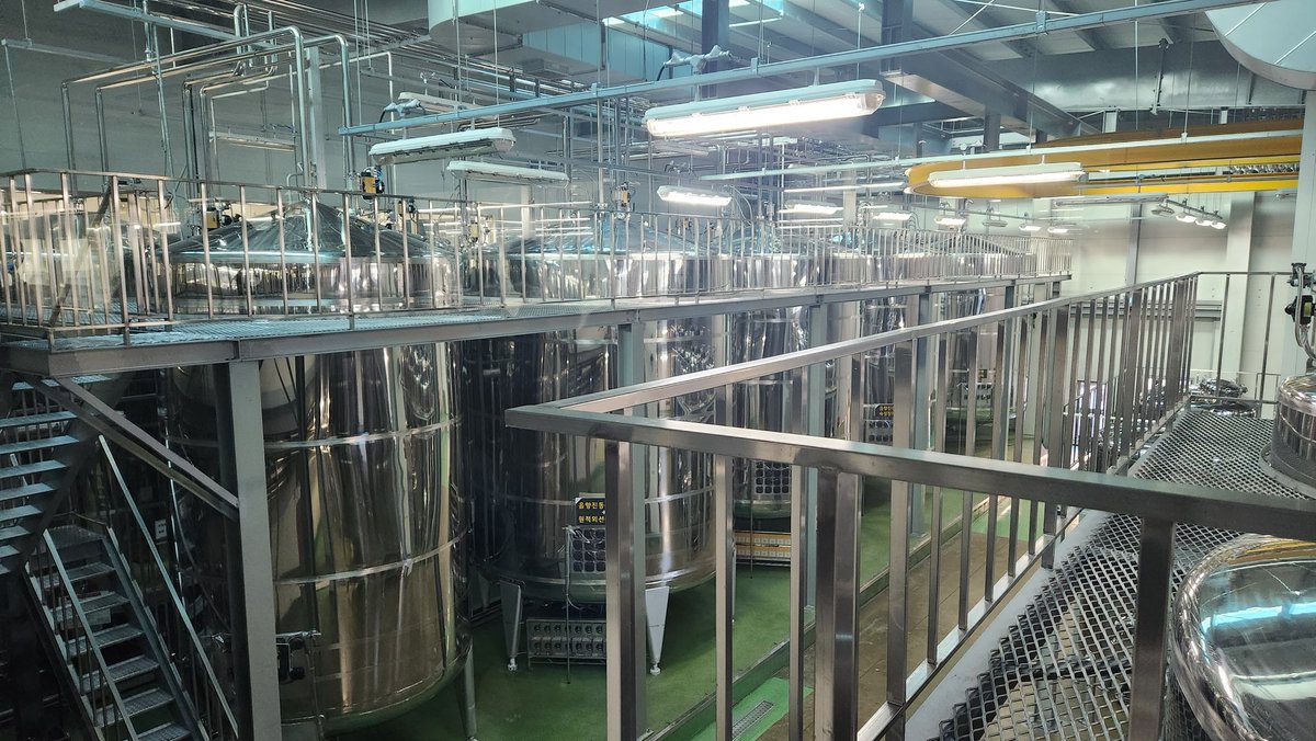 ShinHumCho's tweet photo. This was a fun chemical engineering field trip. Soju production line at Daesun Distilling Co. Thinking about a batch reactor process control modeling problem for the finals... https://t.co/oBv4qeKNZC