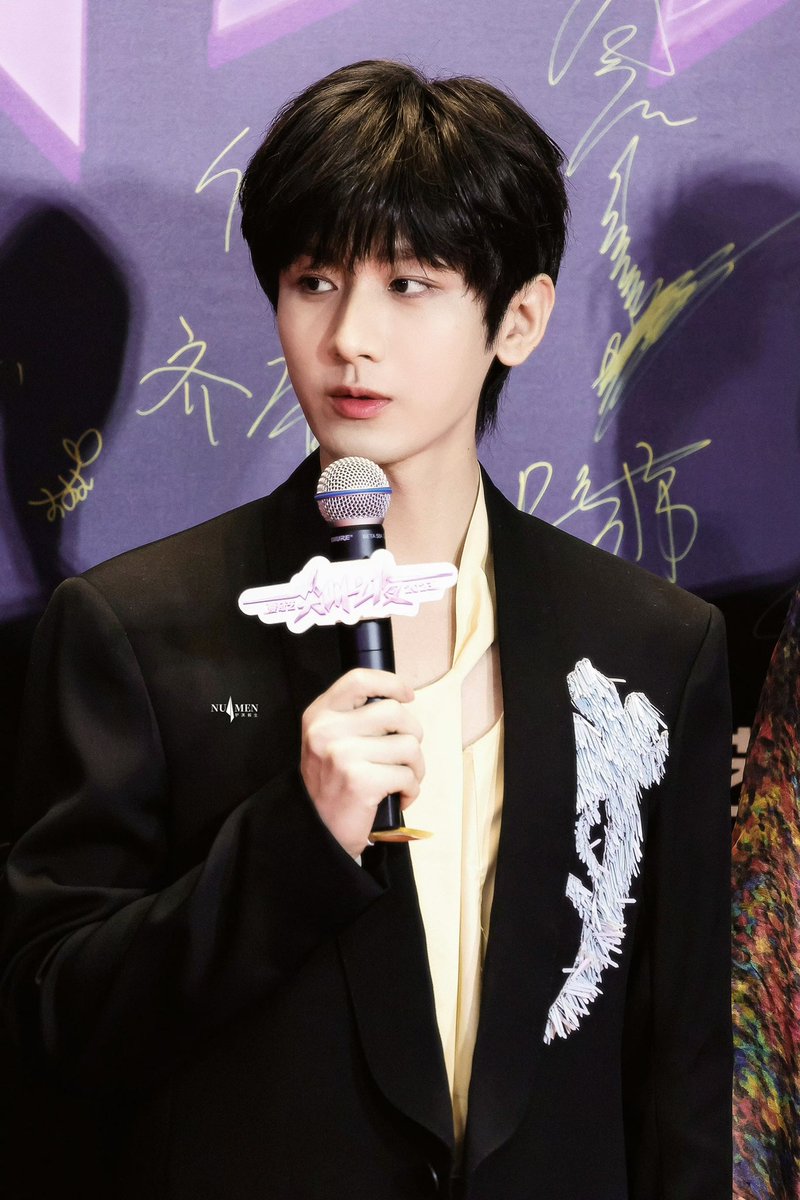 NuMenChengYi's tweet photo. 20231125  尖叫之夜红毯 iQIYI Scream Night Red Carpet

帅哥来了 Prince is coming.❤️

#ChengYi 
#成毅 
#iQIYIscreamnight2024 https://t.co/iKfNYHXXaW