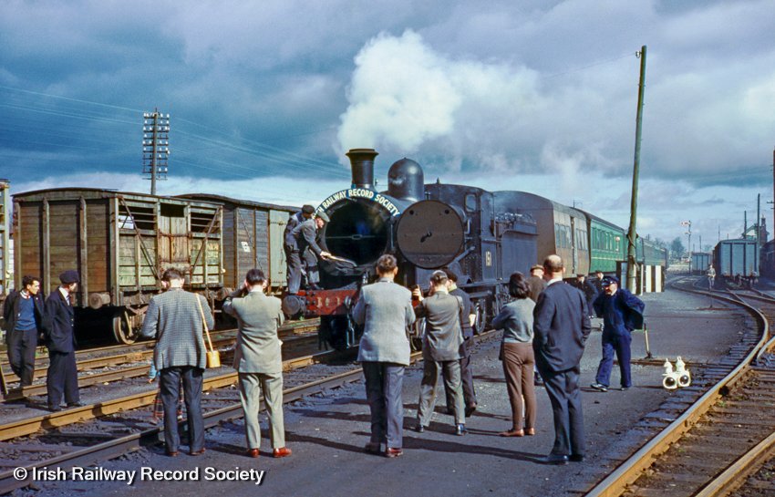 35mm colour-slide from the #archives; Classic steam-hauled excursion train on CIÉ🚂📸Mullingar, March 1963; one of several outings organised by the IRRS in the pursuit of its hobby of recording the Irish Railway scene. #irishrailways #ExploreYourArchive #EYAHobbies