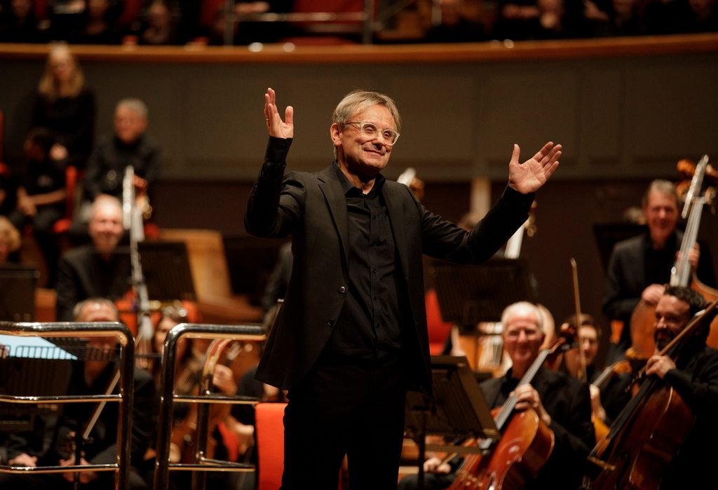 TheCBSO's tweet photo. An evening of celebration, dedicated to the CBSO choruses and Chorus Director Simon Halsey✨ Thank you to all those who joined us for last night's concert filled with some of our most loved choral music🎶⁠ https://t.co/TNNeZLFrJi