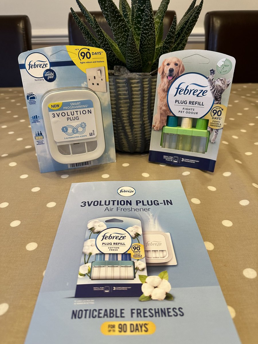 clarebrockman's tweet photo. Absolutely love the 3volutions fighting pet smells. No dog smells in my house at the moment!❤️ : #ad, #FebrezeFirstImpressions #Febreze3Volution #savvycircle @supersavvymeofficial @BM_stores! https://t.co/iyS4RhlTJm