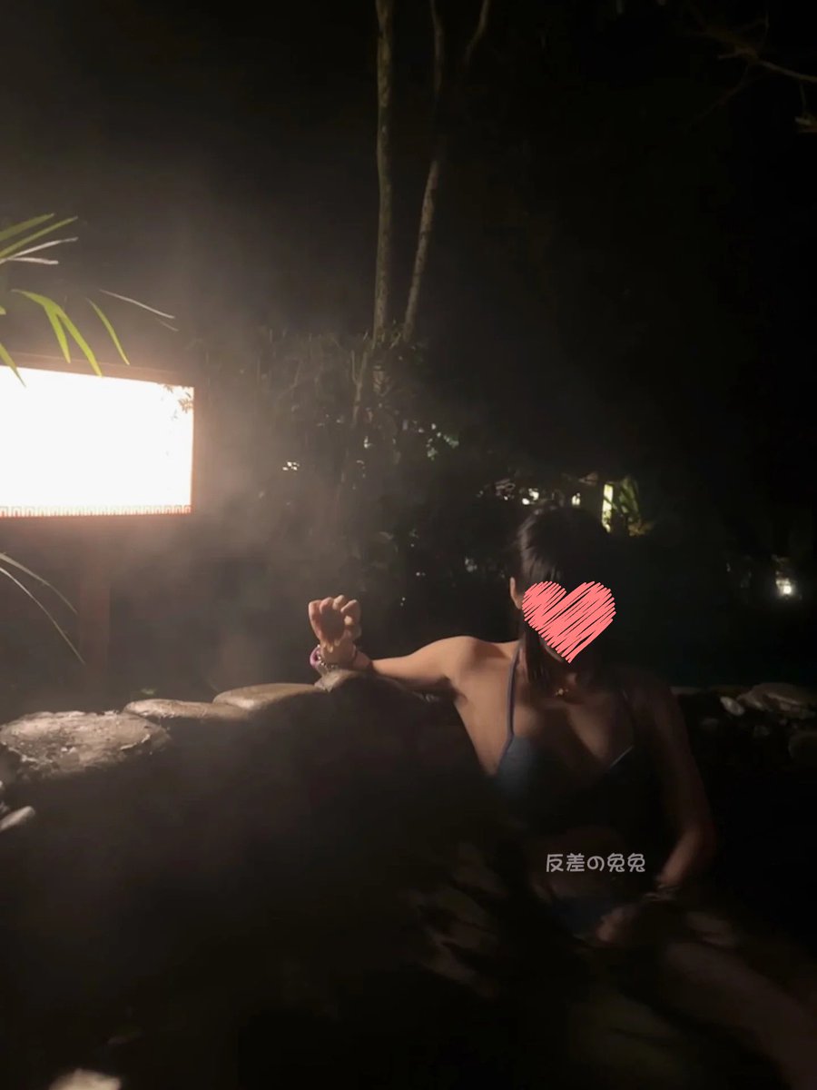 刚结束完战斗后的兔某  靠在床靠揉着已经沉睡的姐姐的柰子写的小作文 https://t.co/fR4HFRhjym