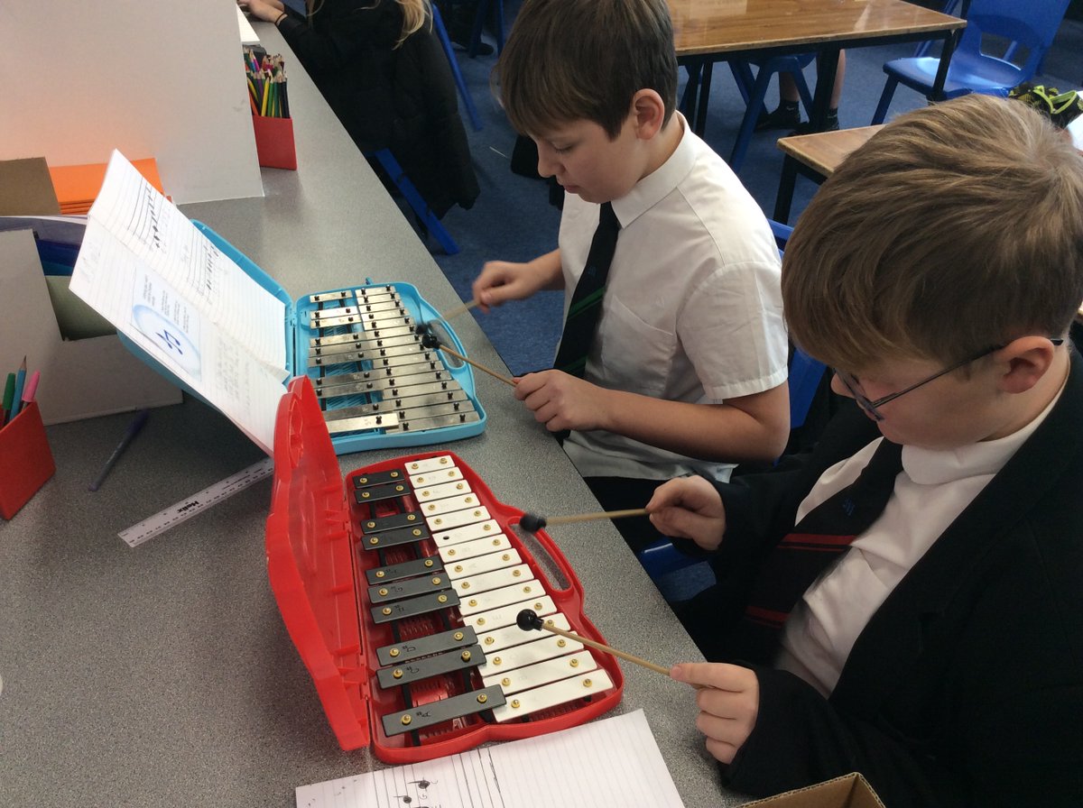 mayfieldschool's tweet image. 𝐖𝐞𝐞𝐤𝐥𝐲 𝐌𝐮𝐬𝐢𝐜! 🎹

Year 7 are learning how to write standard notation and play jingle bells following their own music. Year 9 had their second composer visit.

#mightymayfield #mayfieldschool #mayfield #missschoolmissout #music #musicweekly #community #portsmouth