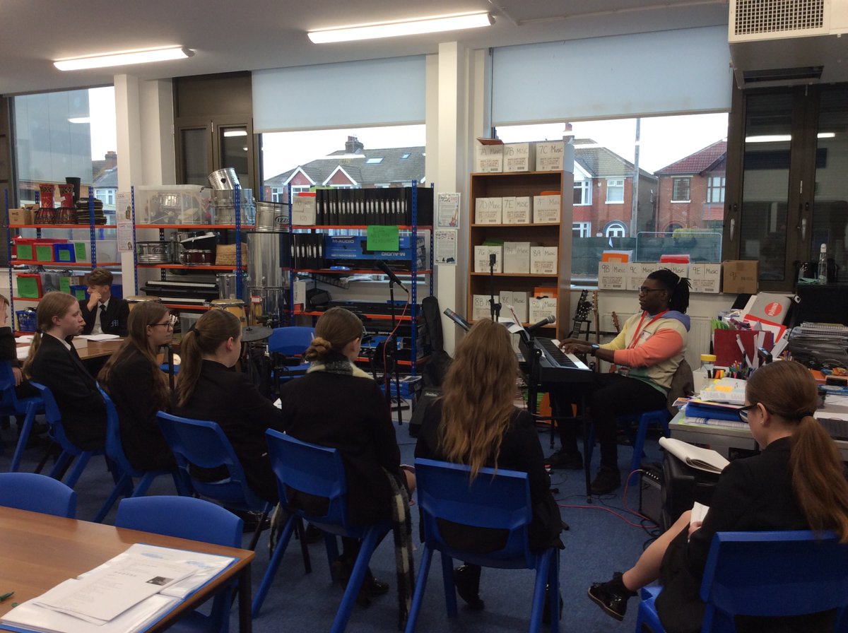 𝐖𝐞𝐞𝐤𝐥𝐲 𝐌𝐮𝐬𝐢𝐜! 🎹

Year 7 are learning how to write standard notation and play jingle bells following their own music. Year 9 had their second composer visit.

#mightymayfield #mayfieldschool #mayfield #missschoolmissout #music #musicweekly #community #portsmouth