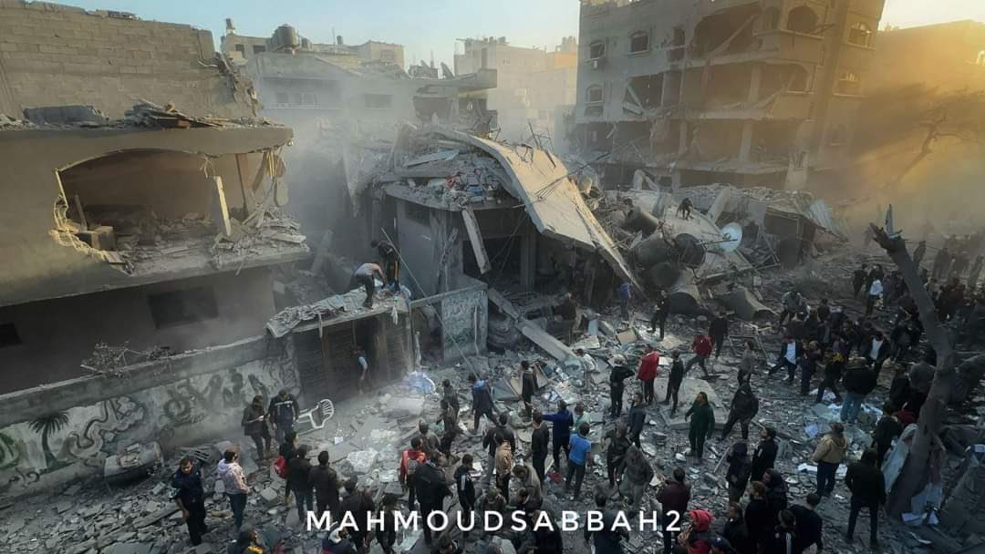 pmofa's tweet image. Intense #bombardment by the #Israeli occupation forces on Gaza Strip, resulting in the destruction of entire residential blocks, leading to the #martyrdom of over 100 civilians and the injury of hundreds more.

The ministry calls for urgent international and American intervention