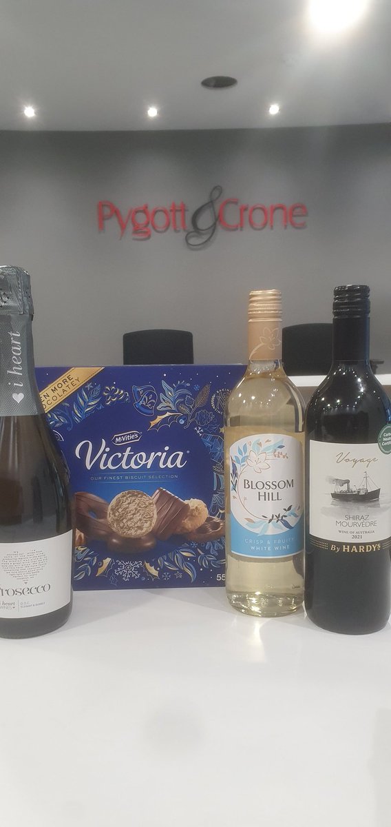 Lovely gifts from both the vendor and buyer following on from completing today. Happy Friday! <a href="/nicky_latter/">Nicky Latter</a> <a href="/PygottandCrone/">Pygott & Crone</a> <a href="/charlene1986x/">Charlene Fuller</a> <a href="/IngamellsJodi/">jodi ingamells</a>