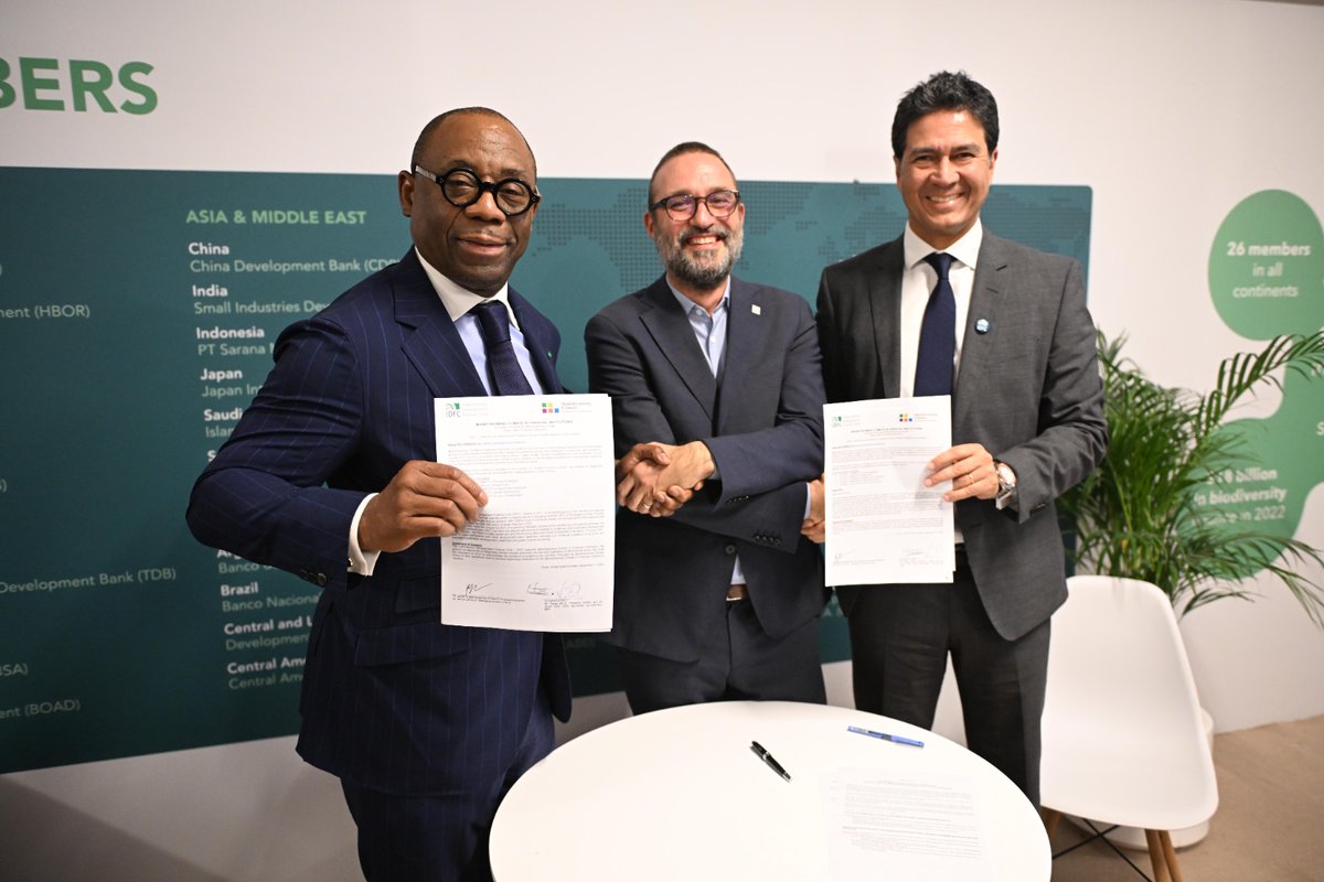 Javier Díaz Fajardo (@javierdiazfa) on Twitter photo Junto a mi colega <a href="/ekuese/">Sergeekue</a>, firmamos entre <a href="/IDFC_Network/">International Development Finance Club</a> y <a href="/I4CE_/">Institut de l'économie pour le climat 🌍</a>, un acuerdo para el intercambio de conocimiento y de información sobre el clima y biodiversidad, que impulsará acceso a información para mejorar prácticas de integración climática en los bancos del Club. #COP28IDFC Junto a mi colega <a href="/ekuese/">Sergeekue</a>, firmamos entre <a href="/IDFC_Network/">International Development Finance Club</a> y <a href="/I4CE_/">Institut de l'économie pour le climat 🌍</a>, un acuerdo para el intercambio de conocimiento y de información sobre el clima y biodiversidad, que impulsará acceso a información para mejorar prácticas de integración climática en los bancos del Club. #COP28IDFC