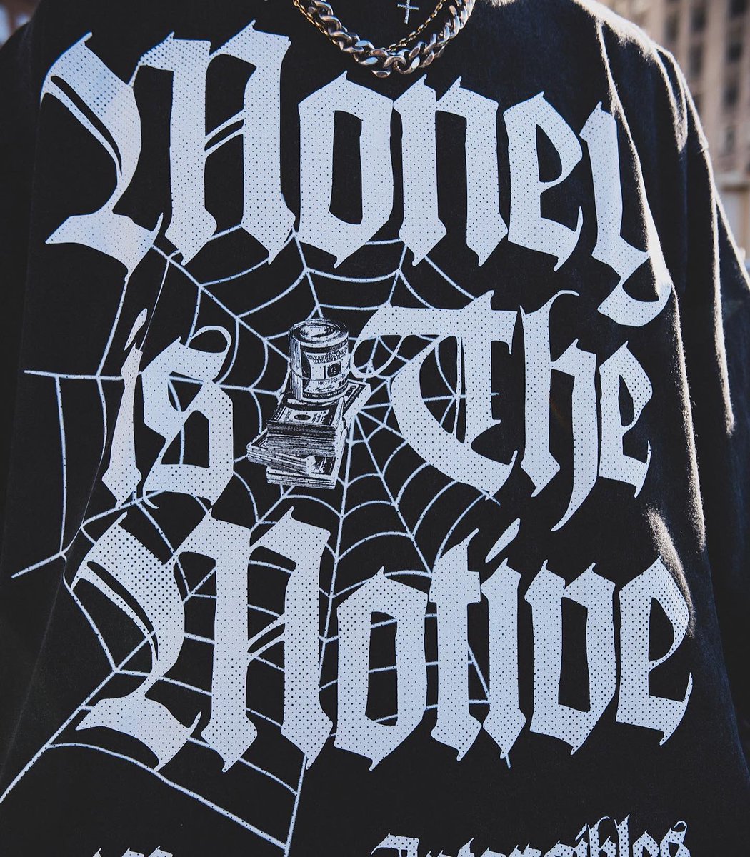marc4johnson's tweet photo. Here’s a quick 3D render look video+actual on body previews of the luxury sets//available now while garments last—new garments already on the way, follow moneyintangibles on INSTAGRAM for all updates+drop alerts🌐🕸️CATCH THE MONEY https://t.co/SwfaPV2IQa