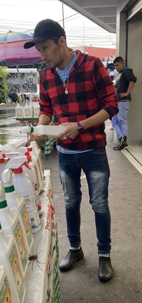 LAFAYETTERICO's tweet photo. Un día más sin noticias Se pide ayuda URGENTE para localizar a Irwin Mujica se vio por última vez en el @Coppel d la margarita el 28 de noviembre y desde ahí hasta ahora no se sabe nada de él, no responde el teléfono y su familia desea saber de él. @PueblaAyto @eduardorivera01 https://t.co/te7QUxi02b