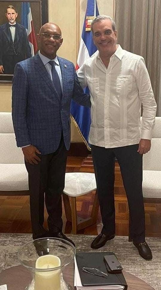 Agradecido por las atenciones del señor presidente <a href="/luisabinader/">Luis Abinader</a>, con quien tuve la oportunidad de intercambiar opiniones sobre el diseño de políticas públicas que fortalezcan la estructura social de nuestro país e incentiven el crecimiento de nuestro principal polo turístico, .