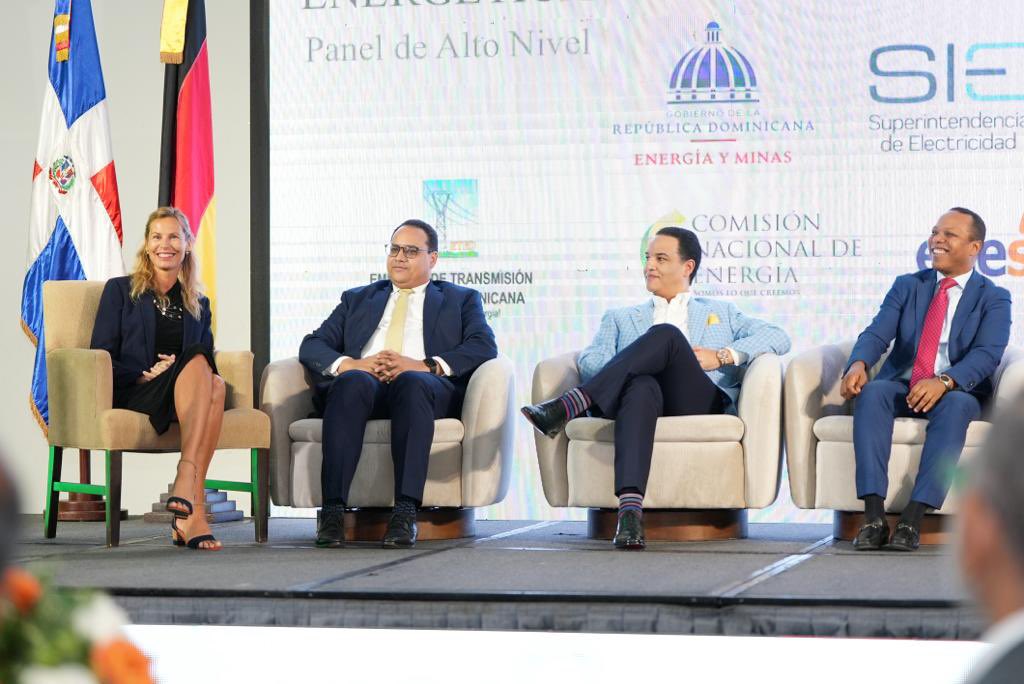 En el Congreso de Cierre de <a href="/TransEnergetica/">TransicionEnergeticaRD</a> resalté que uno de los principales logros de este proyecto de cooperación fue apoyar a que <a href="/energiayminasrd/">Ministerio de Energía y Minas</a> fuese la 1ª institución gubernamental en el Caribe en obtener la certificación internacional ISO-50001.