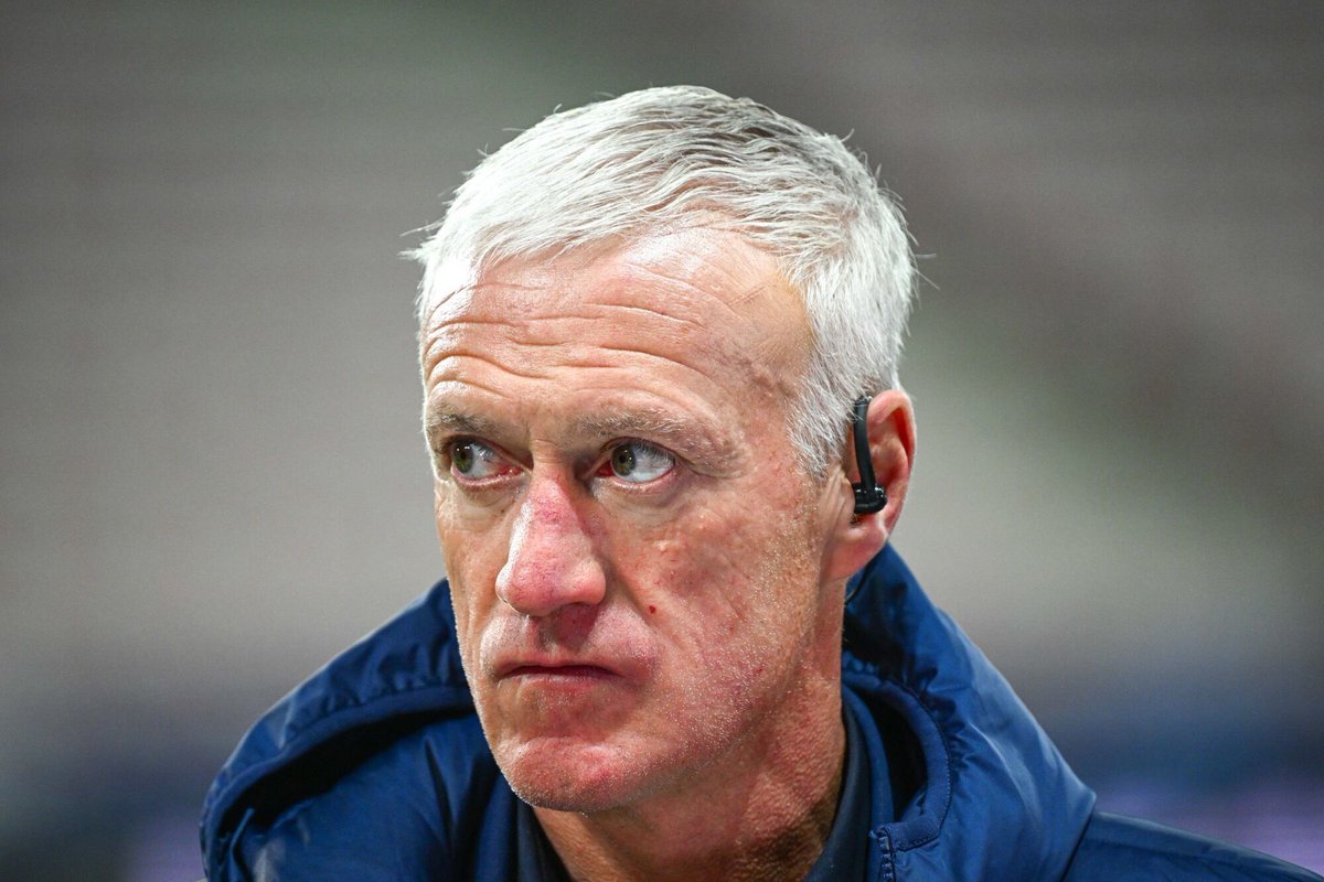 ActuFoot_'s tweet photo. 🚨 Opéré en début de semaine en raison de douleurs au dos, Didier Deschamps n’assistera pas au tirage de l’Euro ce samedi à Hambourg. 🤕

(FFF) https://t.co/1sYFRDw4O1