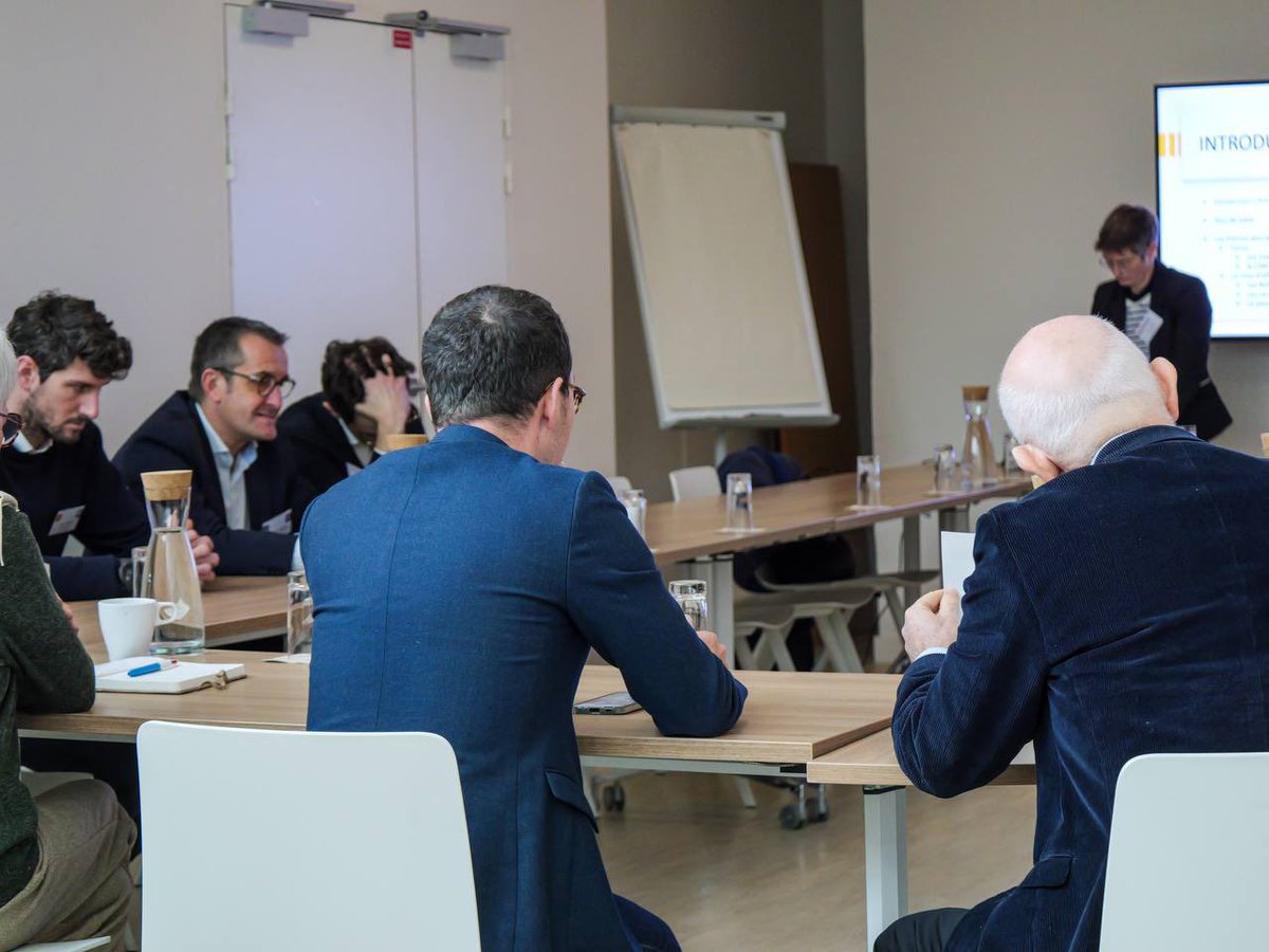 [ Séminaire des conseillers régionaux de la majorité présidentielle ] 

📚Ateliers de formation dans le cadre de l’exercice de nos mandats régionaux
👉Territoire, développement économique et transition écologique ♻️
👉Transports et mobilité 🚃
👉 Éducation et jeunesse 👦
👉