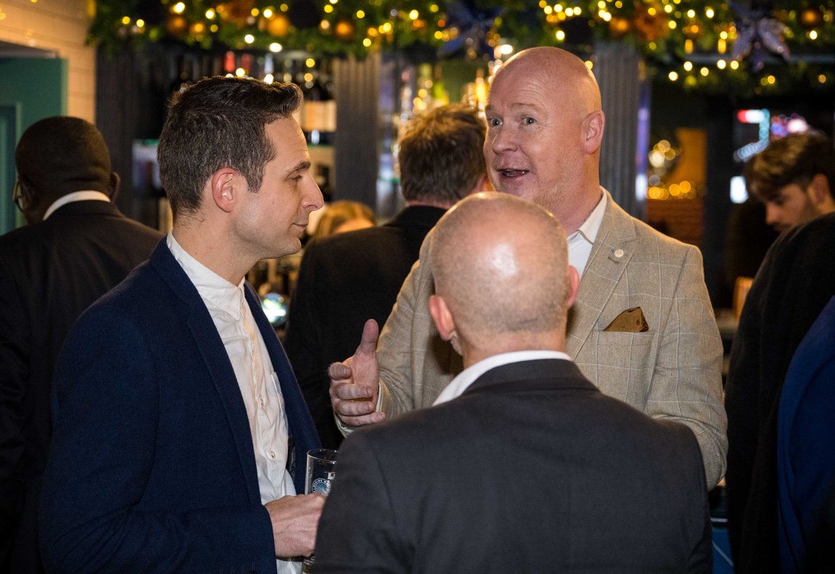 TheCircle_Event's tweet photo. Thank you also to our event hosts @EDGE_Creative, @BrookvaleUK, Smart Homes New Homes, Forecast Finance, @Buckleslawyers and Glenn Clarke Financial Planning. https://t.co/uSrUU2xfzU