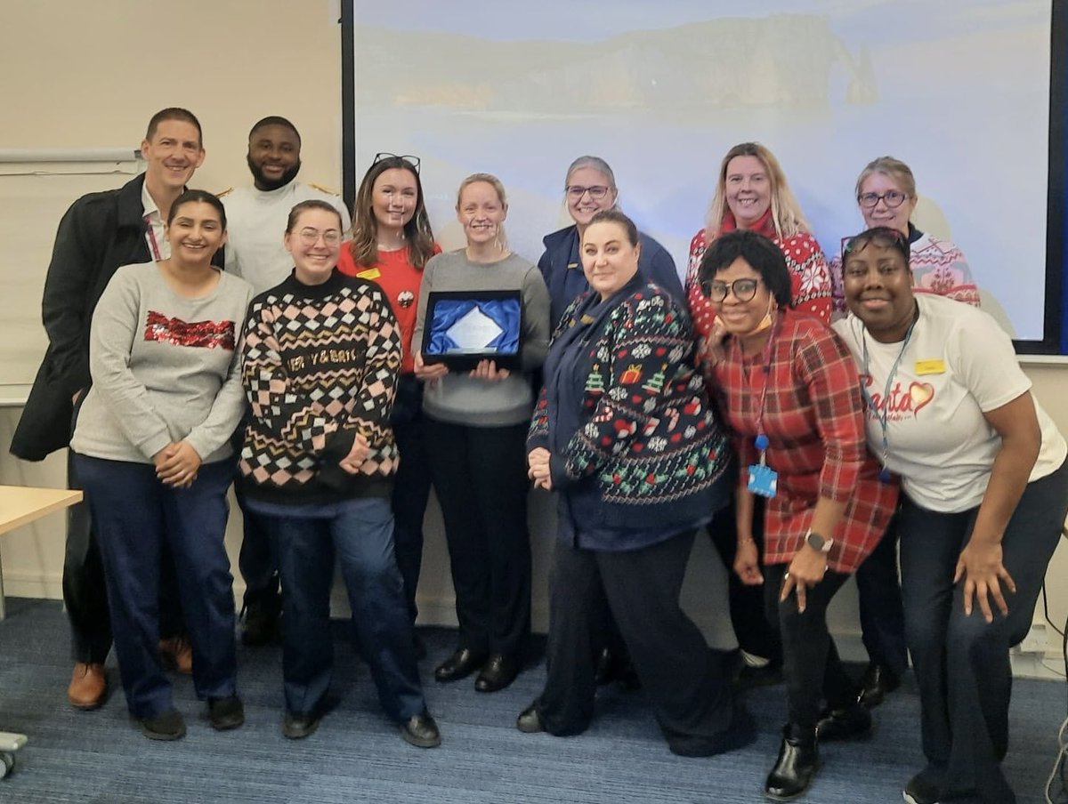 Nice to have our trophy presented to us today ⁦<a href="/AdultBchc/">AdultCommunityServicesBCHC</a>⁩ ⁦<a href="/ChrisHoltNHS/">Chris Holt</a>⁩ ⁦<a href="/ViabilityTissue/">Tissue viability</a>⁩ 🏆
