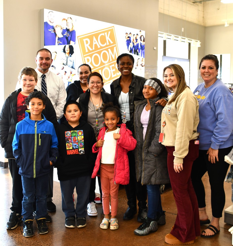 CCPSSPES's tweet photo. Sycamore Park Students Shop for New Shoes at Rack Room https://t.co/QX25yHjK6w https://t.co/TeNWvOGLRx