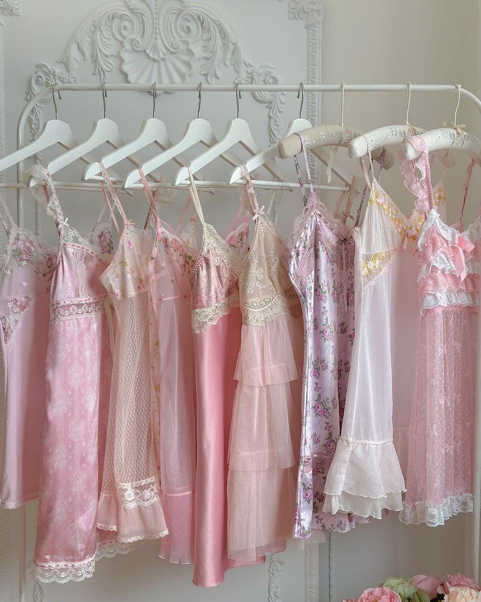 archivedlooks's tweet photo. violettewears https://t.co/7f0EmGUDdb