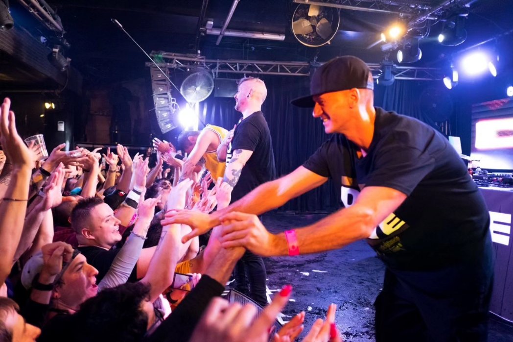 Momentazos en Madrid en @sala_mon_live .. 

Próxima parada Sevilla !!! .. 
CoN Mi DREAM TeaM 🔥🔥🔥 ...
@locusduokie  @nerviozzo 

❌ DUO KIE ❌

Fotos X @sordoph_ 🔥🔥🔥 

#duokie #locus #nerviozzo #djlexmerk #2023 #rap4life