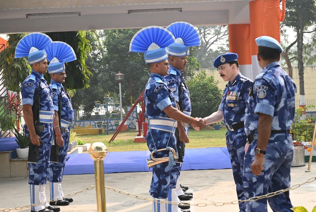 106BNRAF's tweet photo. Celebrating 34th Raising Day,the106bnRAF paid homage to martyrs at the Shahid Smarak &amp; held a solemn guard of honor at the quarter guard.The day also included among other events a Sainik Sammelan, honoring our force's bravery, sacrifices, and the achievements of the past year🎖️🇮🇳 https://t.co/B1gK3q7P3w