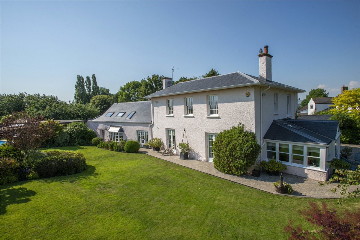 JS_Taunton's tweet photo. New instruction 

#Rumwell #Taunton #Somerset

Summerhayes is an exceptional #periodhouse, exquisitely decorated &amp; conveniently situated to both Taunton &amp; #Wellington. Guide price £1,375,000.

https://t.co/SacrfXf7P3

https://t.co/eAomavFQhC

@VisitSomerset @taunton #jacksonstops https://t.co/bYHuGryoHV